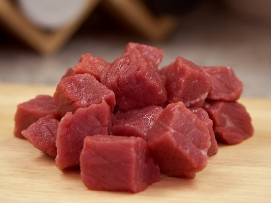 chunks-of-raw-meat